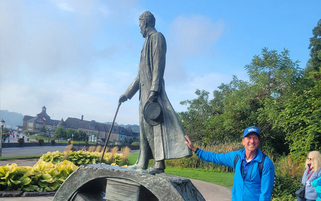 Nikola Tesla statue Niagara Falls tours